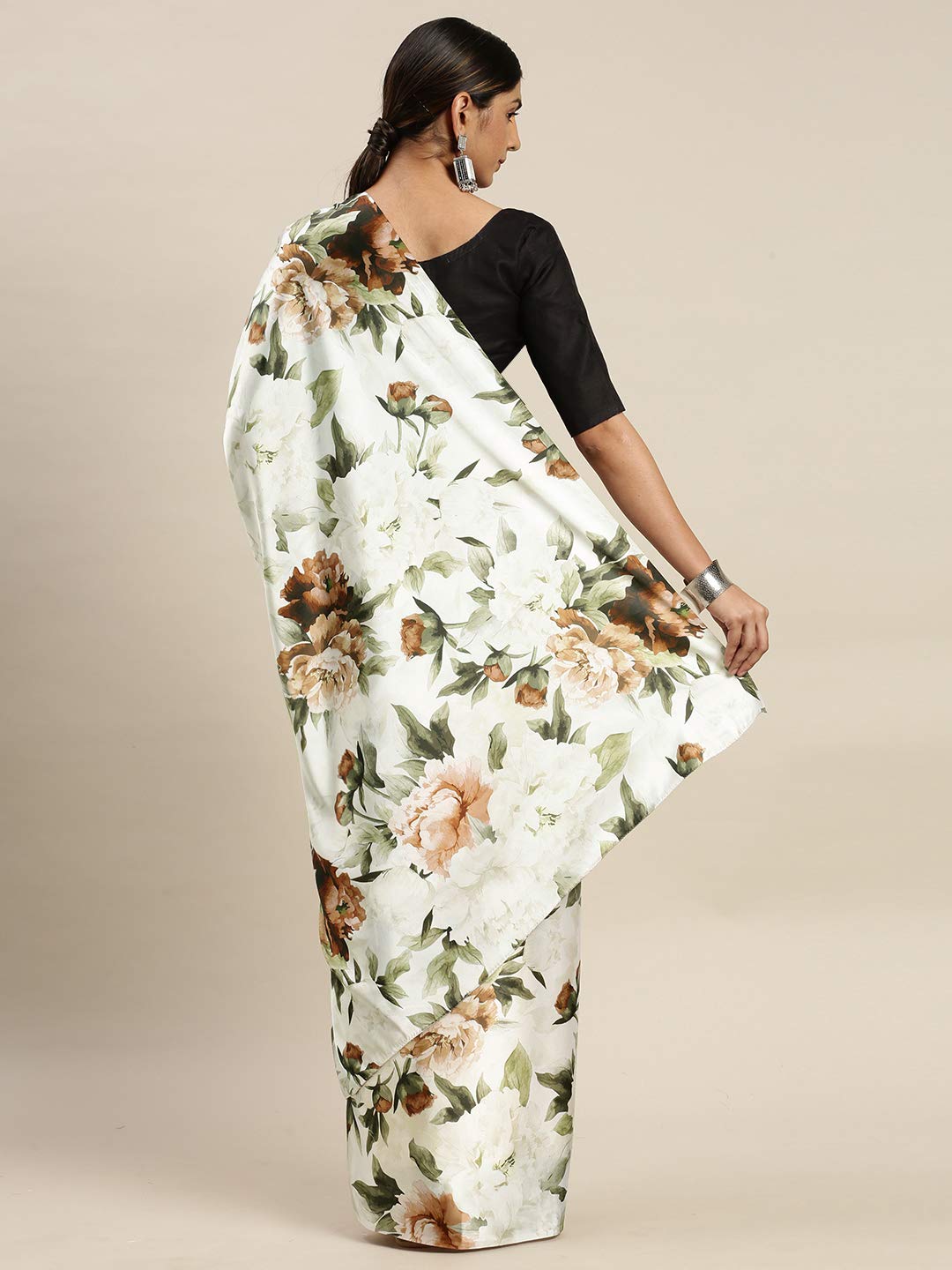 Vasthrlay Ethnic Black Saree with decorative printed design