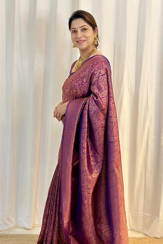 Vasthrlay Classic Traditional Saree with elegant kanjivaram styling