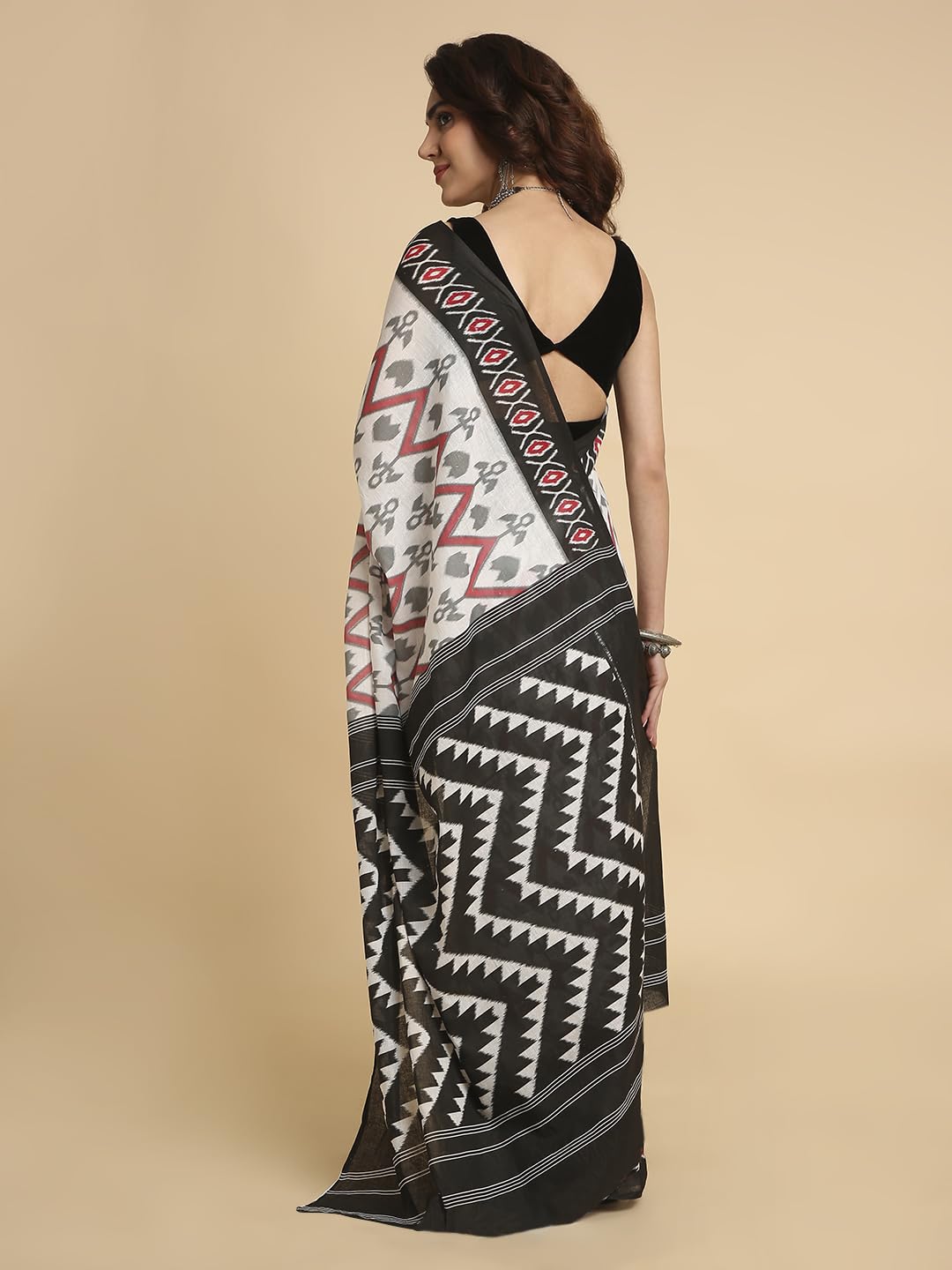 Vasthrlay Classic Saree with elegant ethnic and printed styling
