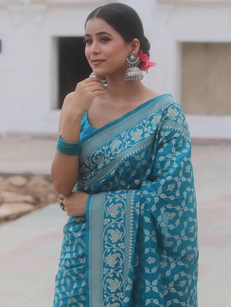 Vasthrlay Traditional Saree in Classic with refined banarasi ethnic appeal
