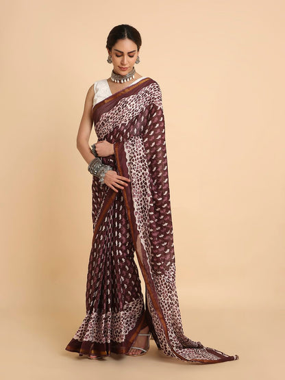 Vasthrlay Printed Saree in Classic with refined ethnic ethnic appeal