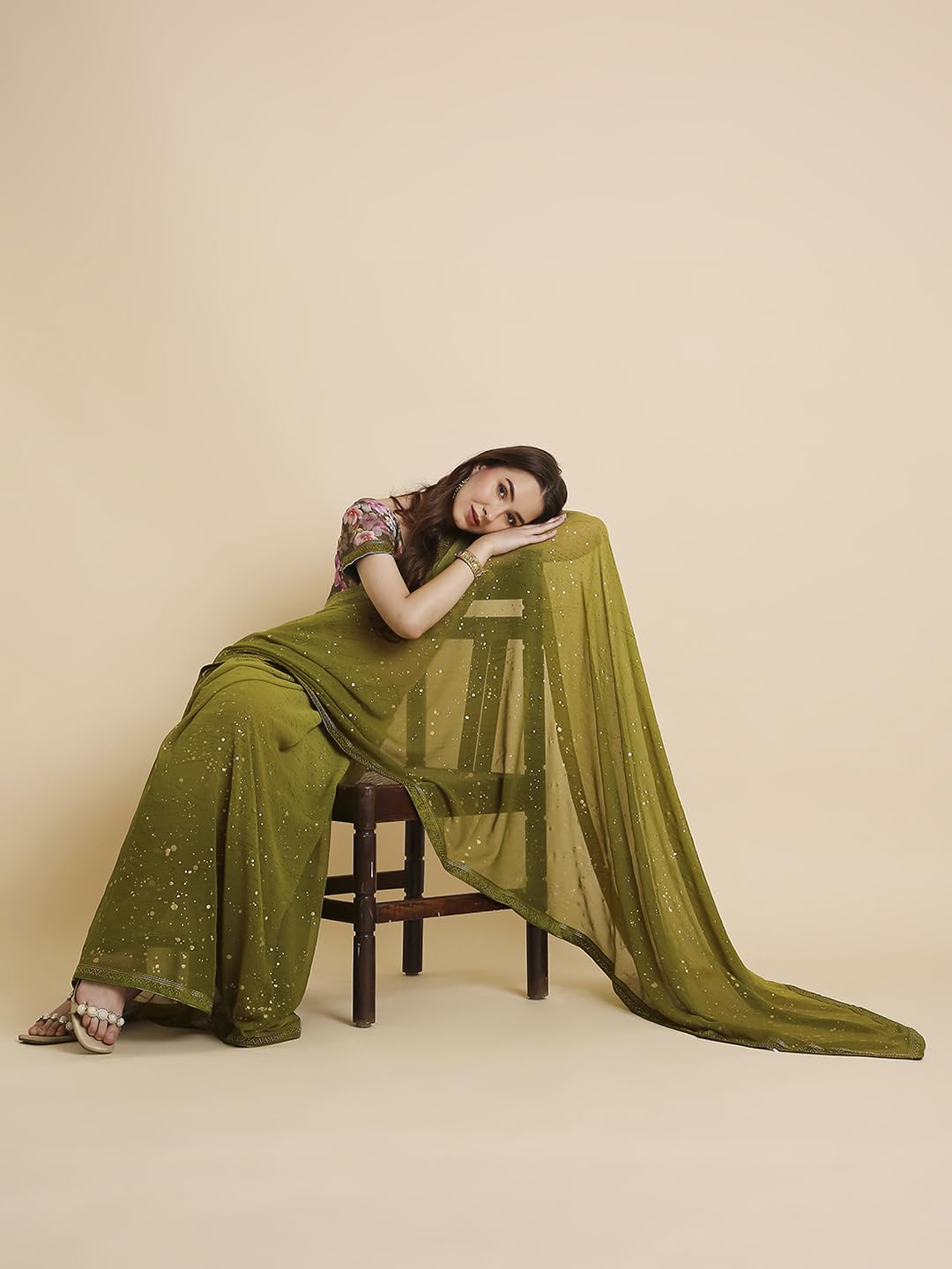 Vasthrlay Georgette Classic Saree with decorative tie dye design