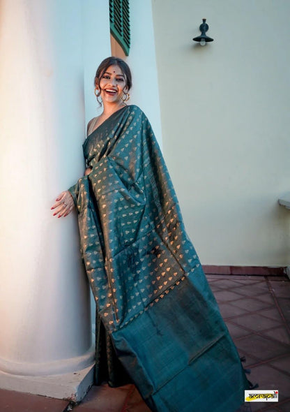 Vasthrlay Classic Woven Saree with elegant cotton styling