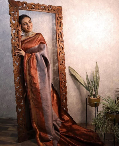 Vasthrlay Traditional Saree in Classic with refined kanjivaram ethnic appeal