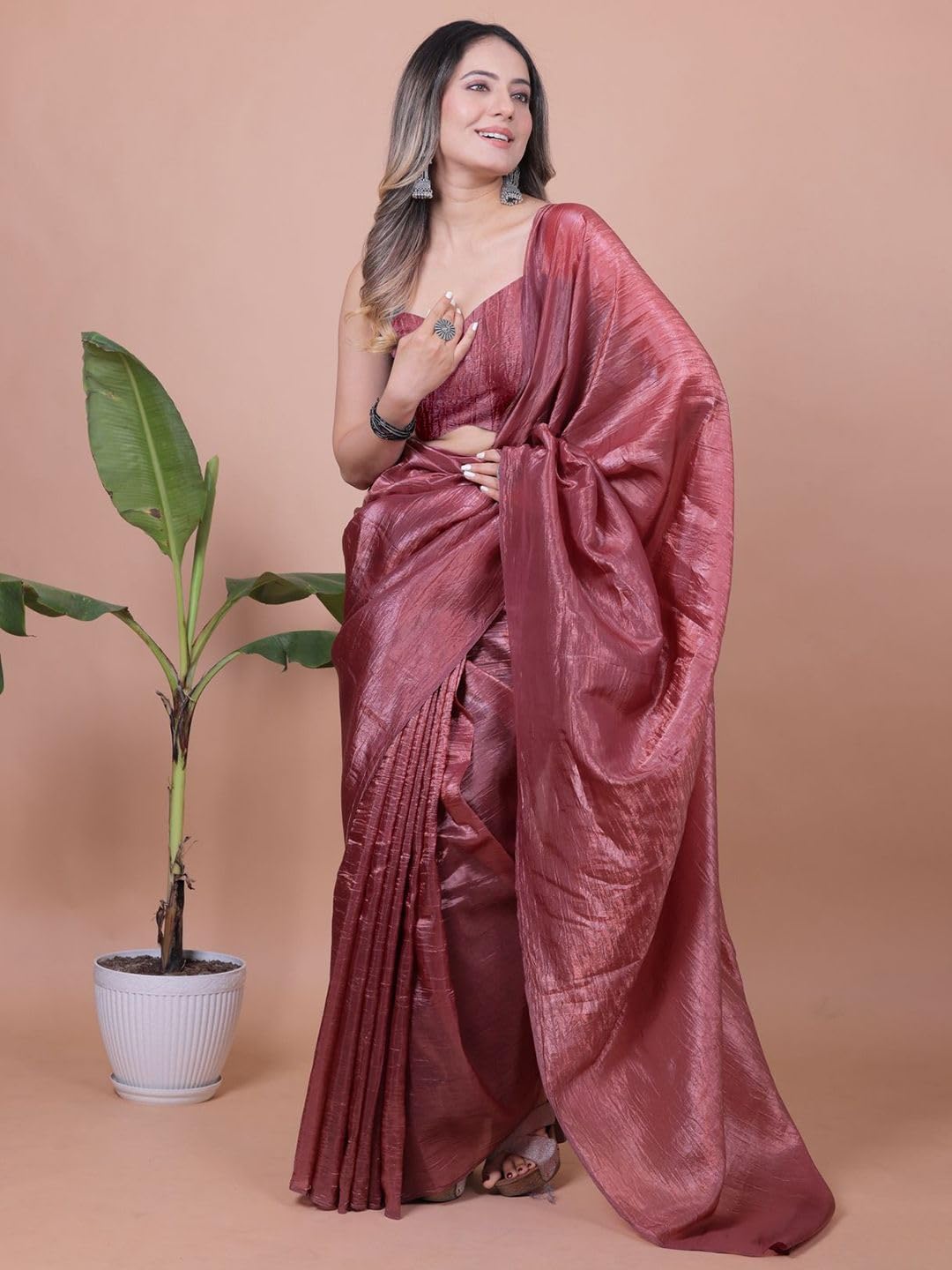 Vasthrlay Traditional Saree in Lavender with refined ethnic ethnic appeal