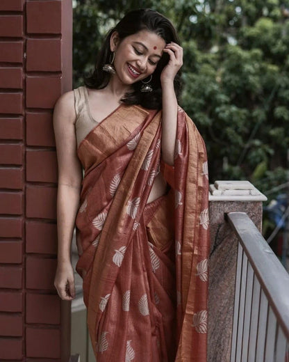 Vasthrlay Traditional Saree in Classic with refined kanjivaram ethnic appeal