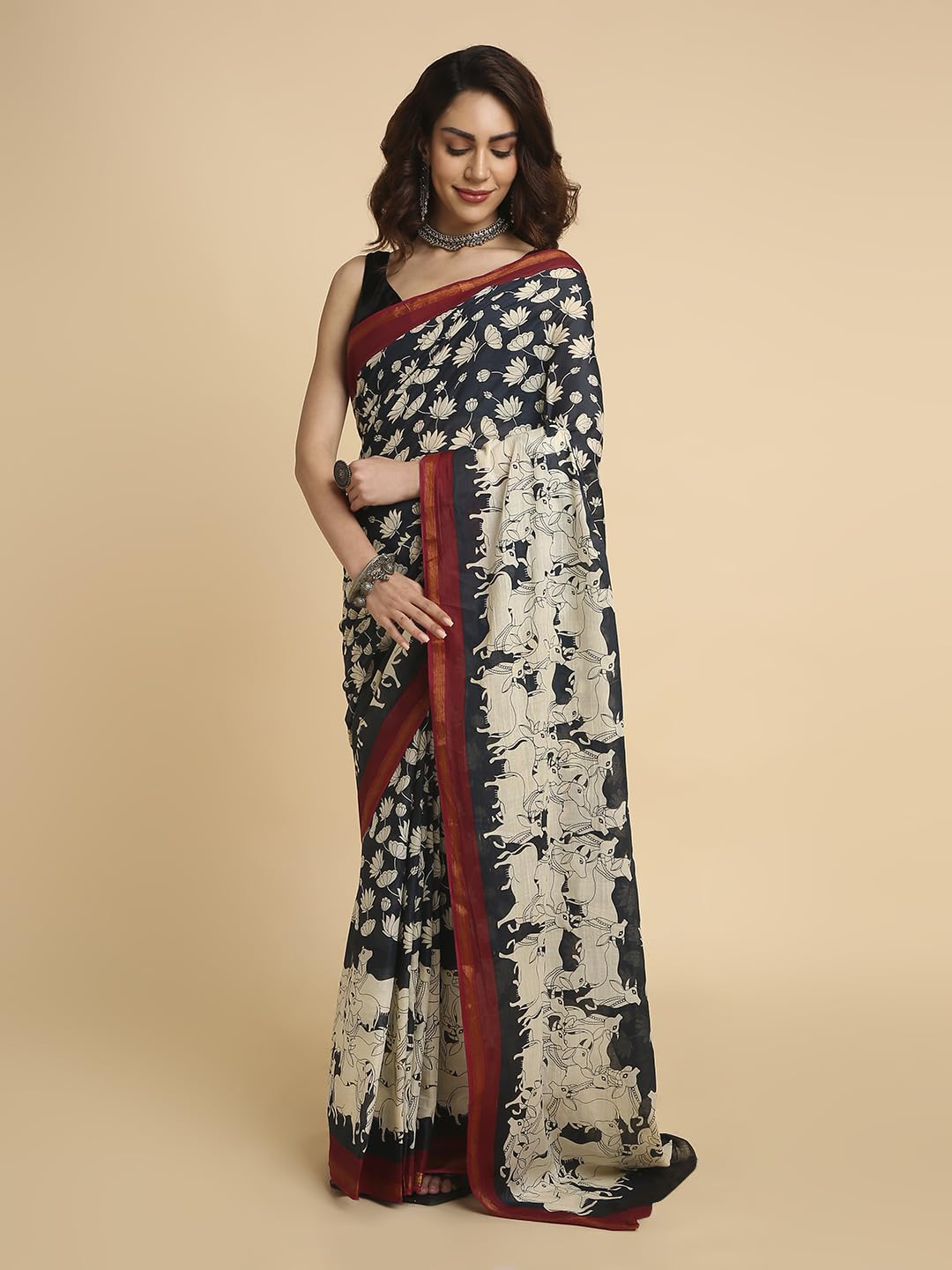 Vasthrlay Printed Saree in Classic with refined ethnic ethnic appeal
