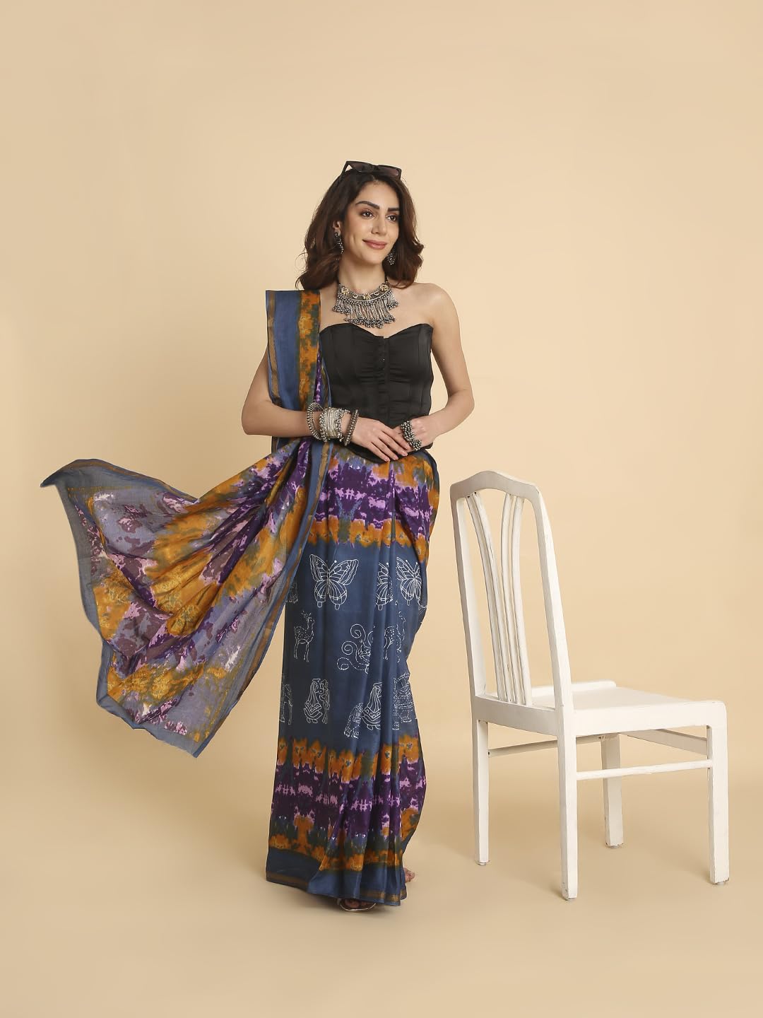 Vasthrlay Ethnic Classic Saree with decorative printed design