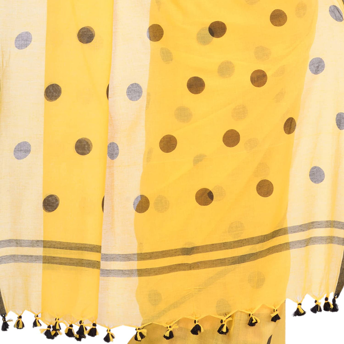 Vasthrlay Ethnic Classic Saree with decorative Traditional design