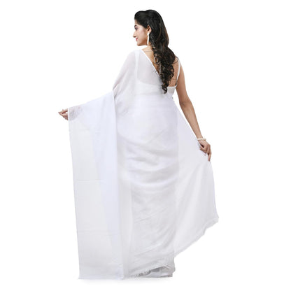Vasthrlay Ethnic Classic Saree with decorative Traditional design