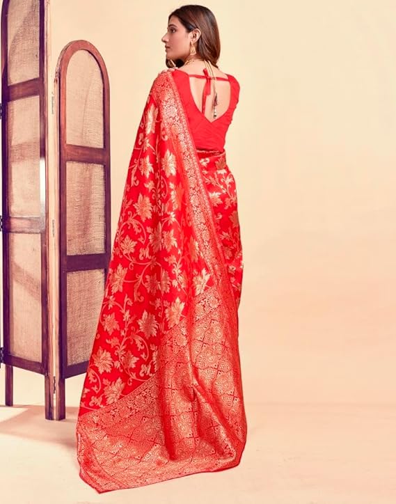 VasthrlayEthnic Classic Saree with refined wedding design