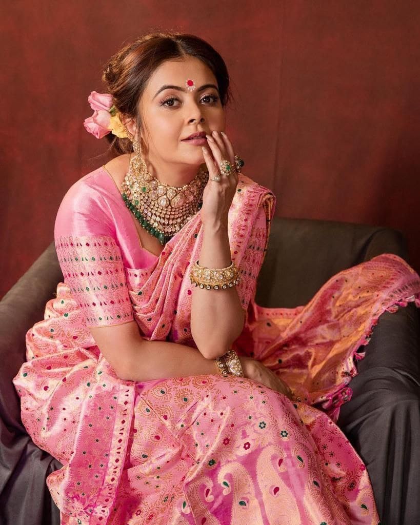 Vasthrlay Banarasi Classic Saree with decorative traditional design