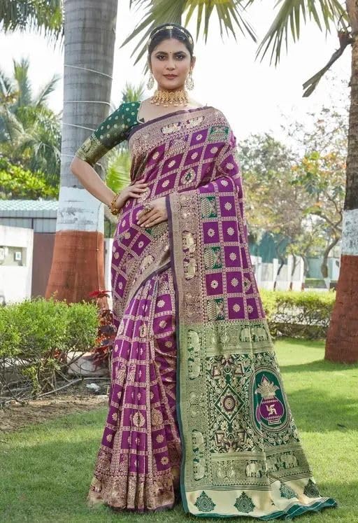 Vasthrlay Kanjivaram Lavender Saree with decorative traditional design