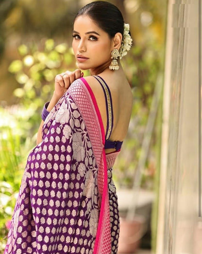 Vasthrlay Classic Traditional Saree with elegant kanjivaram styling