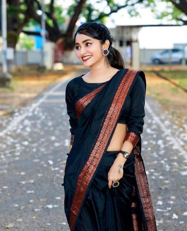 Vasthrlay Classic Traditional Saree with elegant ethnic styling