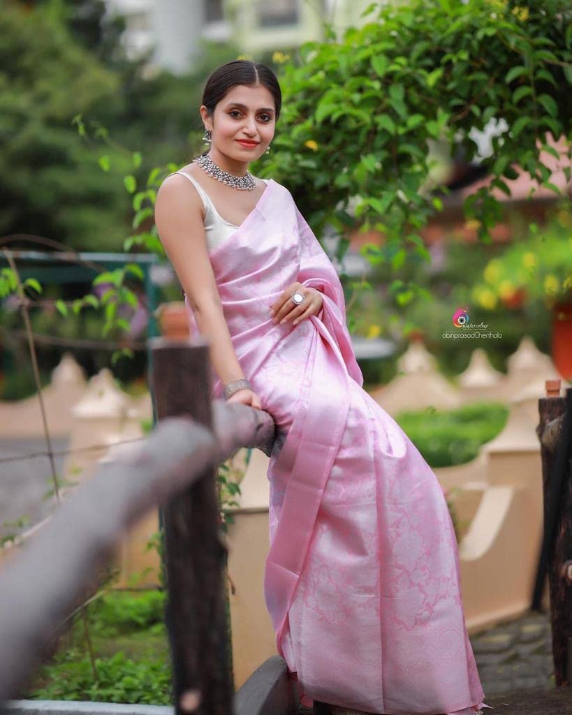 Vasthrlay Classic Traditional Saree with elegant banarasi styling