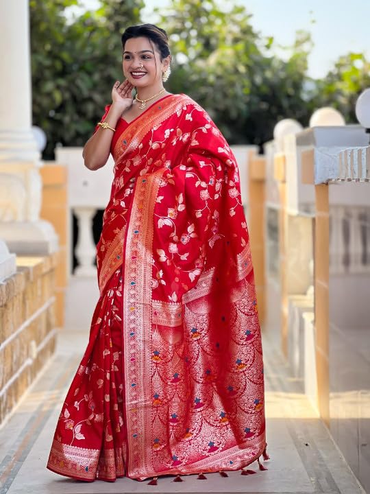 Vasthrlay Classic Traditional Saree with elegant jacquard styling