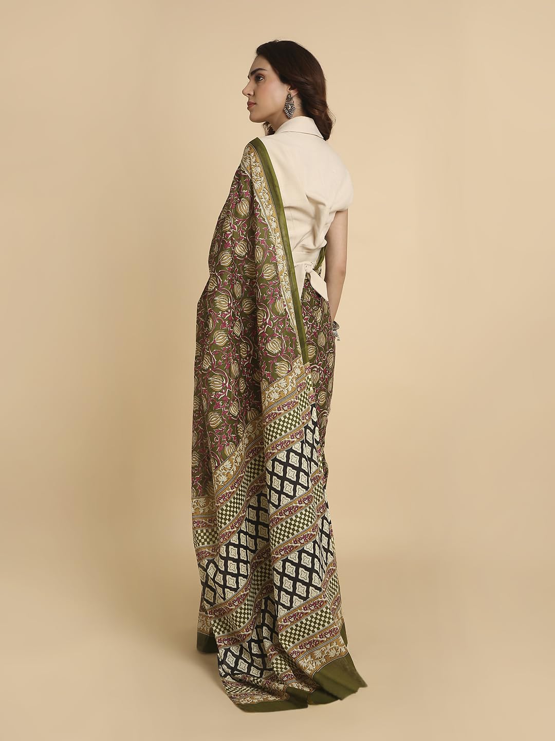 Vasthrlay Classic Saree with elegant ethnic and printed styling