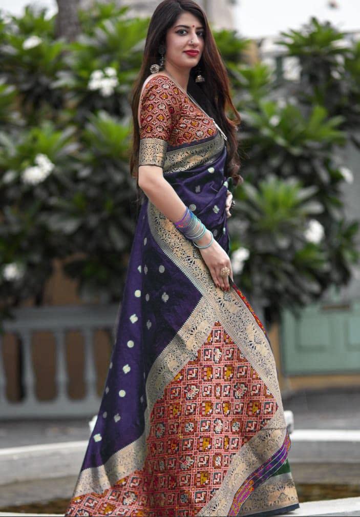 Vasthrlay Classic Traditional Saree with elegant banarasi styling