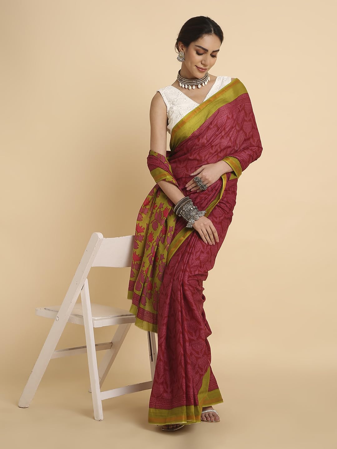 Vasthrlay Ethnic Classic Saree with decorative printed design