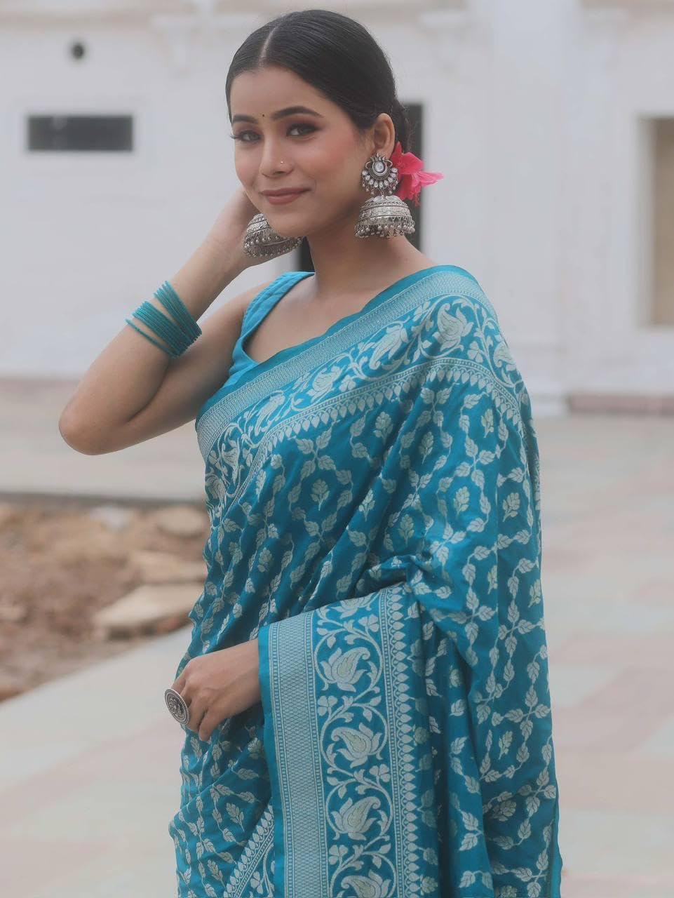 Vasthrlay Banarasi Classic Saree with decorative traditional design