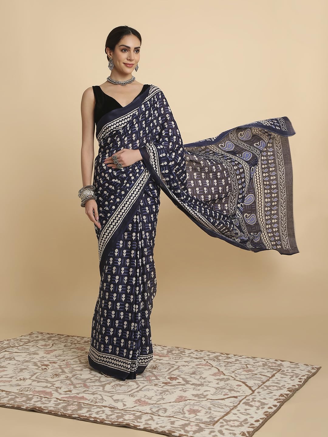 Vasthrlay Ethnic Classic Saree with decorative printed design