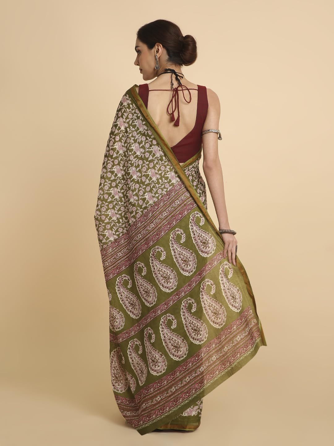Vasthrlay Classic Saree with elegant ethnic and printed styling