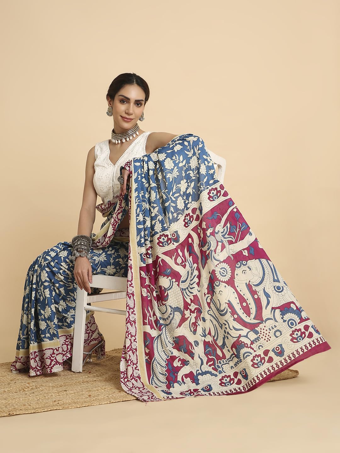 Vasthrlay Ethnic Classic Saree with decorative printed design