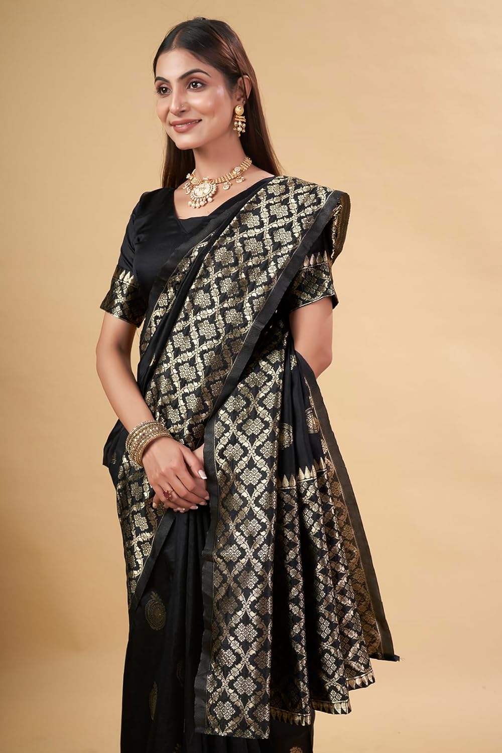 VasthrlayClassic Traditional Saree for wedding and party wear styling