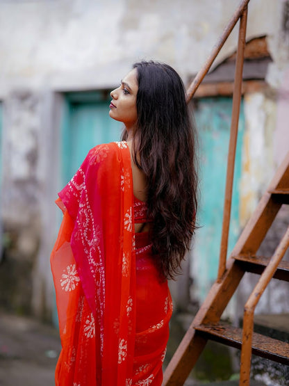 Vasthrlay Traditional Saree in Red with refined ethnic appeal