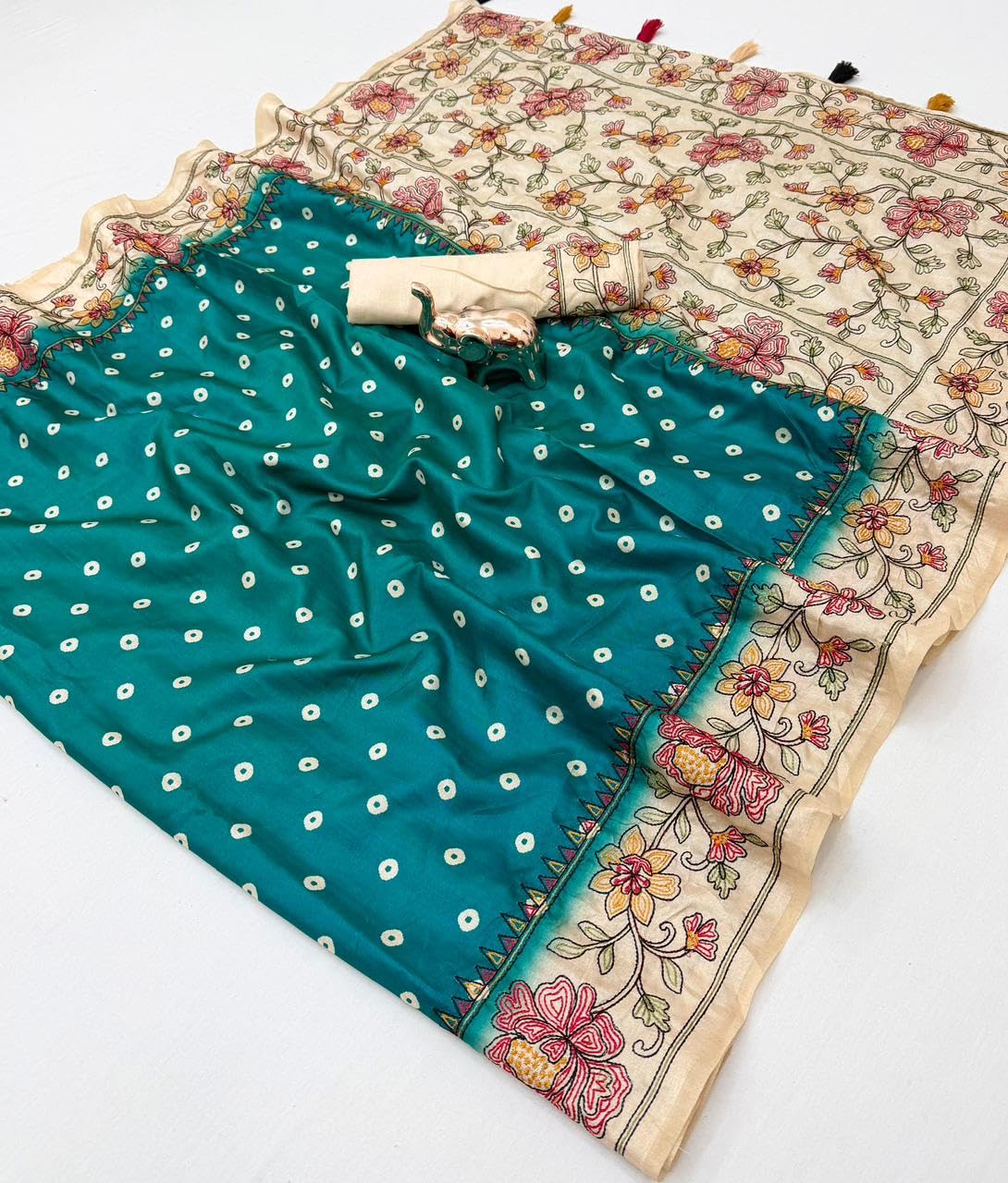 Vasthrlay Classic Embroidery Saree with elegant Bandhani styling