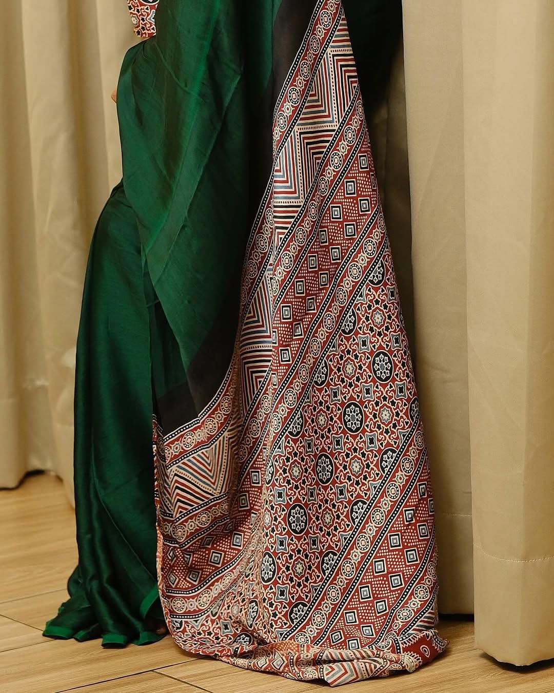 Vasthrlay Classic Traditional Saree with elegant Crepe styling