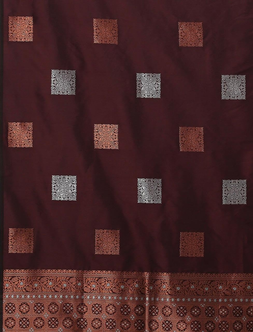 Vasthrlay Traditional Saree in Classic with refined kanjivaram ethnic appeal