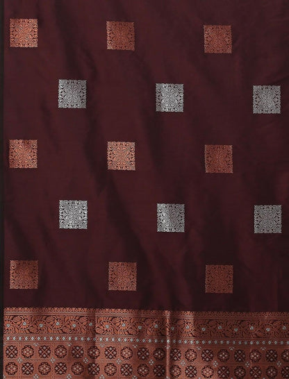 Vasthrlay Traditional Saree in Classic with refined kanjivaram ethnic appeal