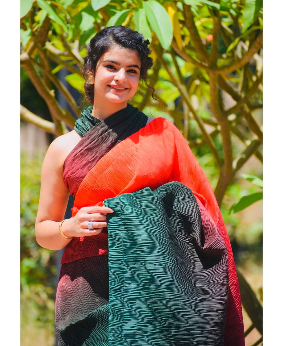Vasthrlay Red Traditional Saree for wedding and party wear styling
