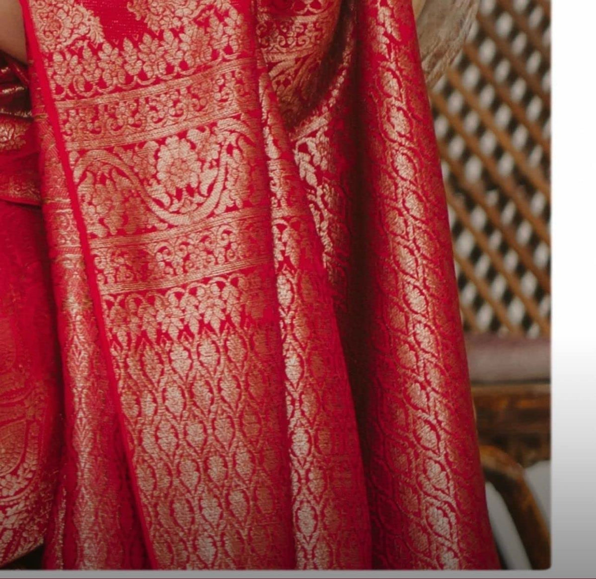 Vasthrlay Traditional Saree in Classic with refined kanjivaram ethnic appeal