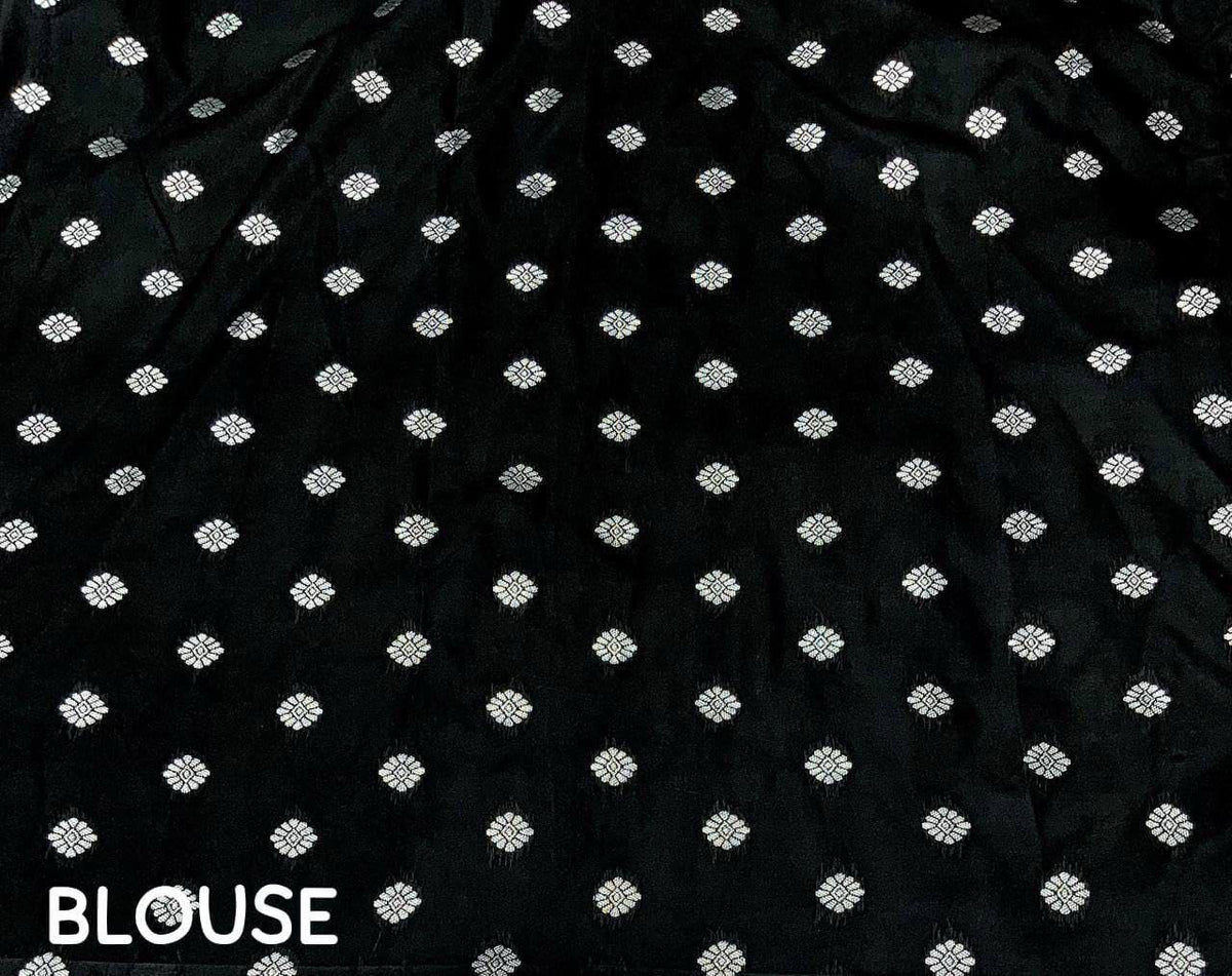 Vasthrlay Classic Traditional Saree for wedding and party wear styling