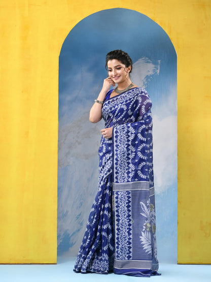 Vasthrlay Classic Traditional Saree with elegant Ethnic styling