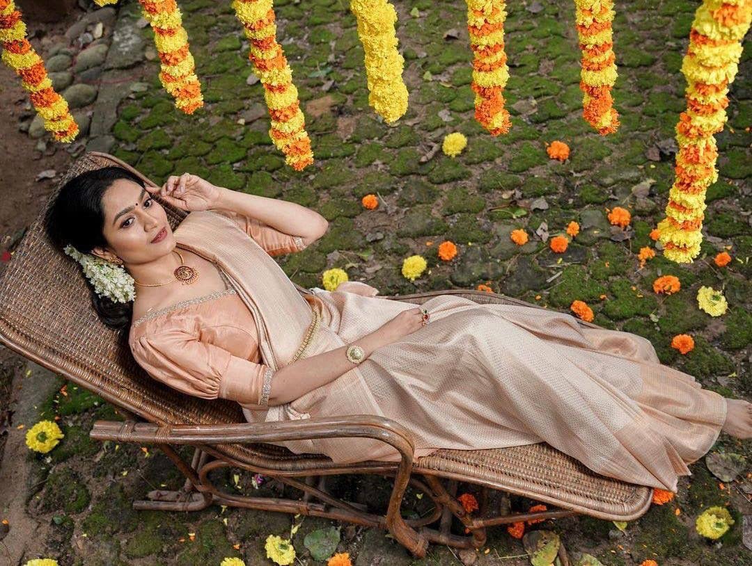 Vasthrlay Traditional Saree in Classic with refined banarasi ethnic appeal