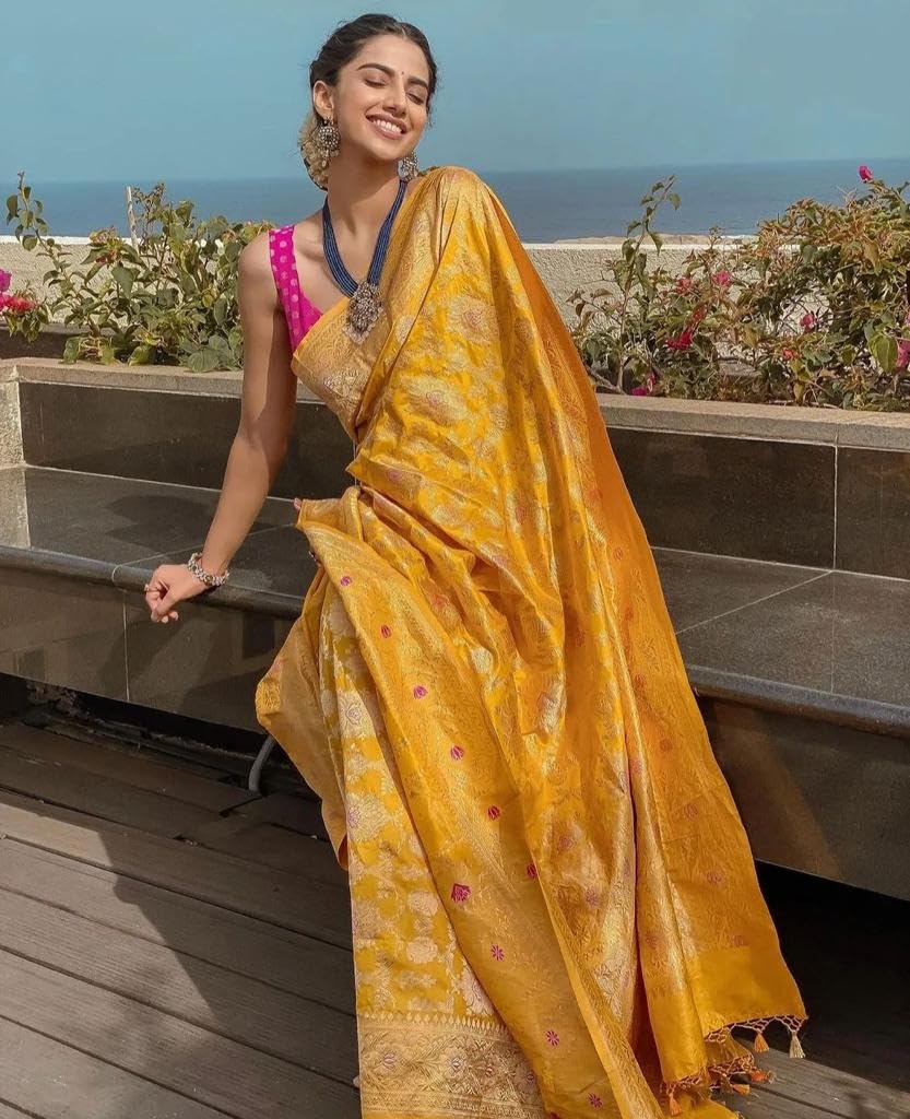 Vasthrlay Classic Wedding Saree with elegant kanjivaram styling