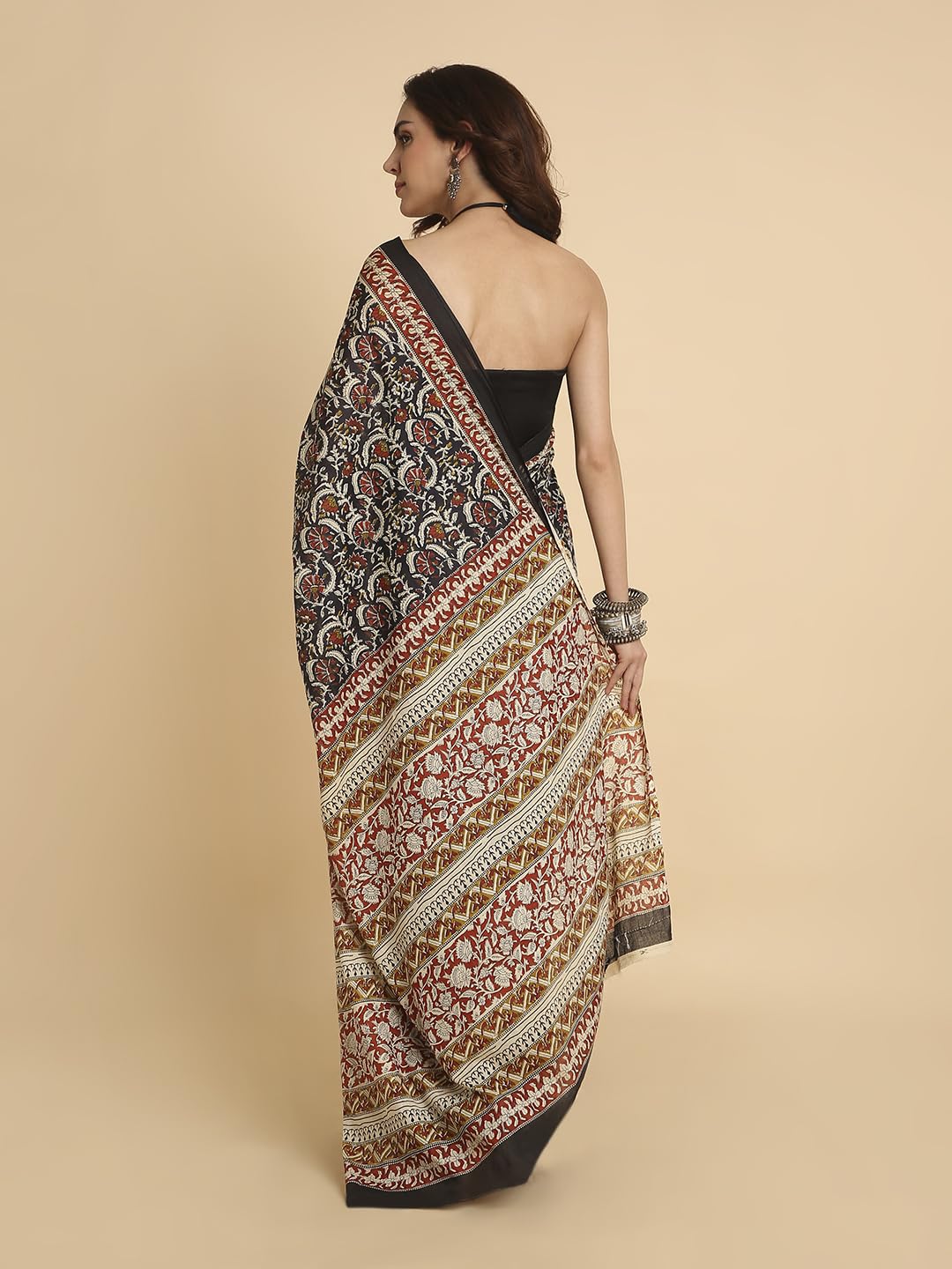 Vasthrlay Classic Saree with elegant ethnic and printed styling