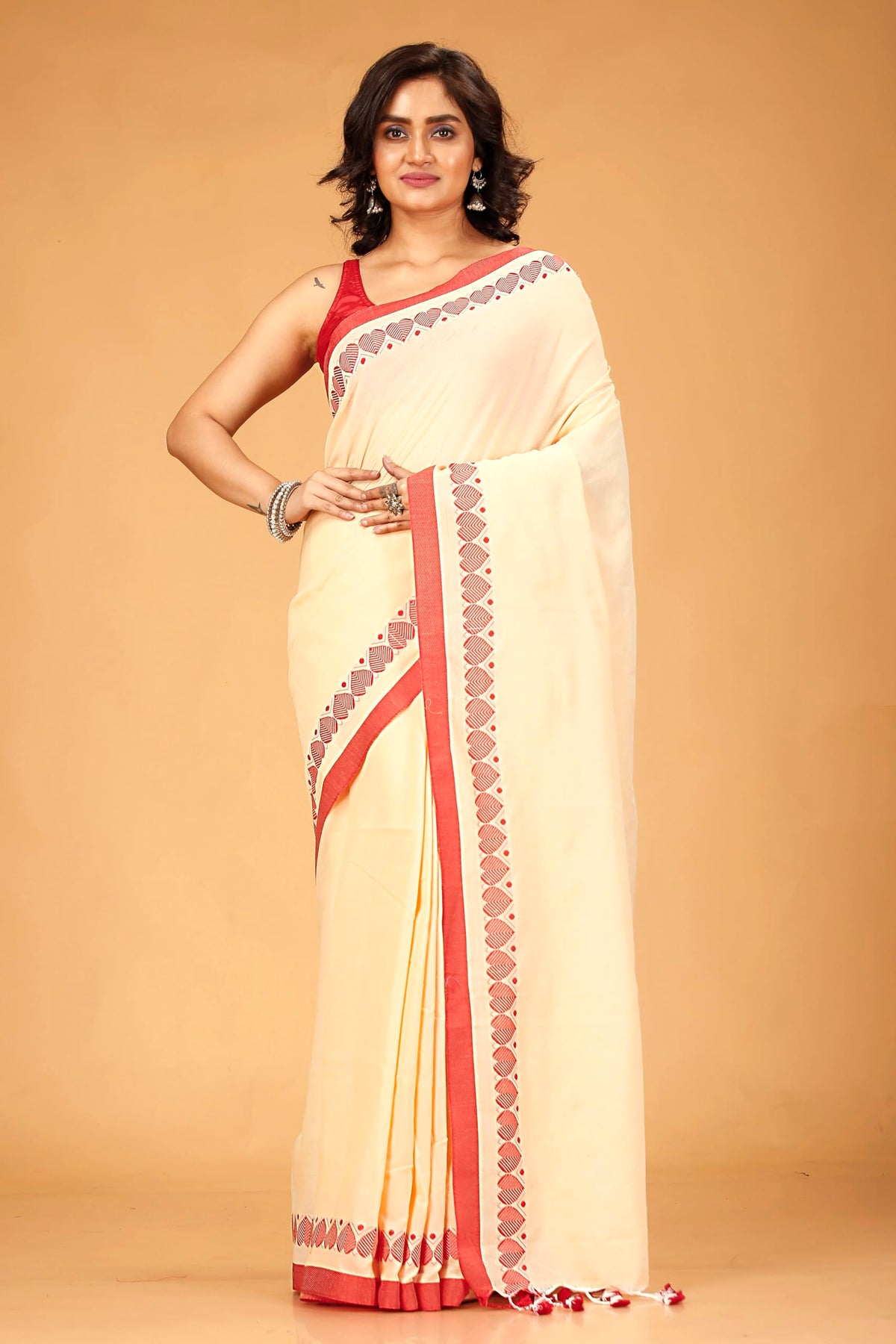 Vasthrlay Traditional Saree in Classic with refined handloom ethnic appeal