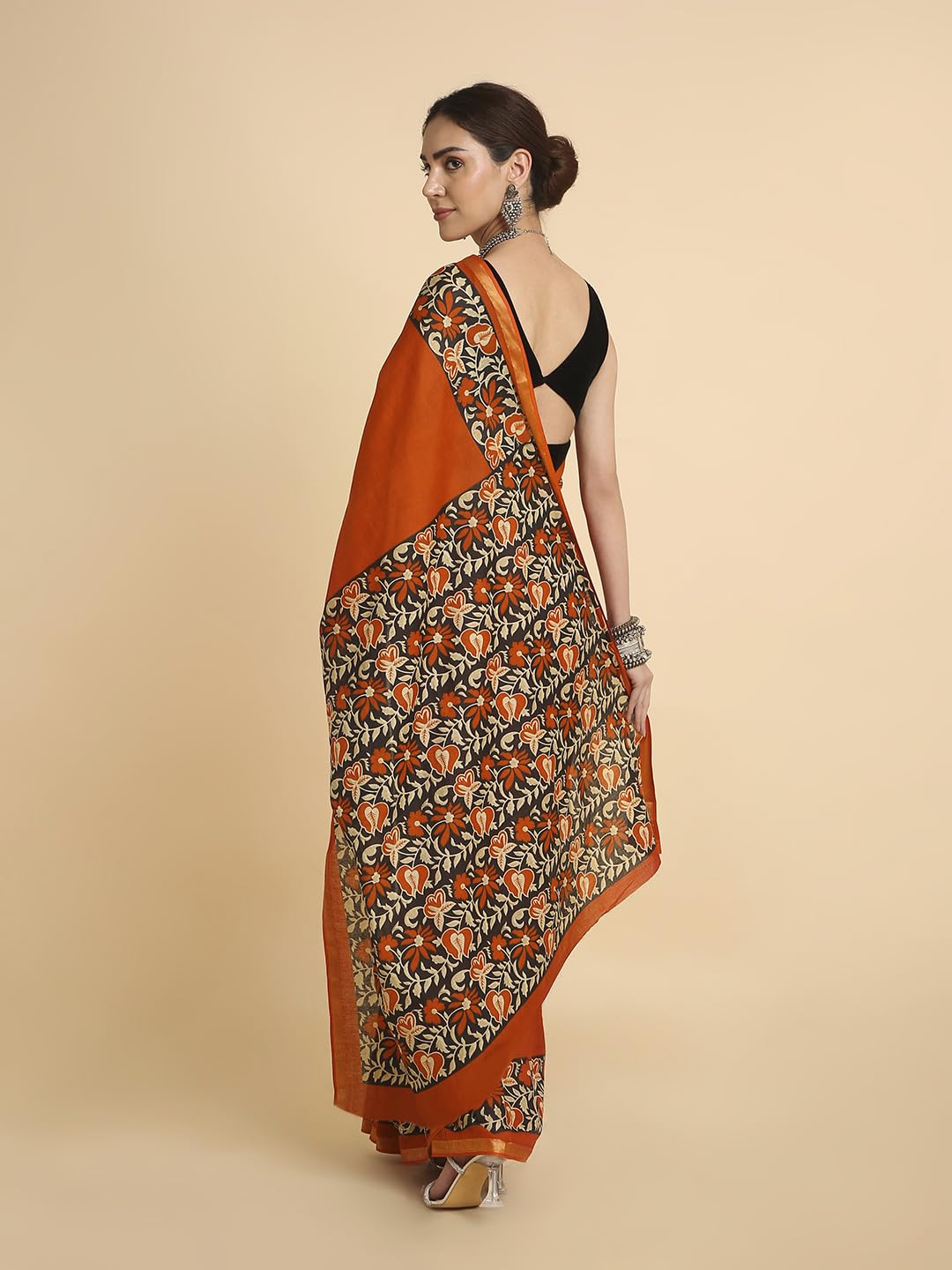 Vasthrlay Classic Saree with elegant ethnic and printed styling