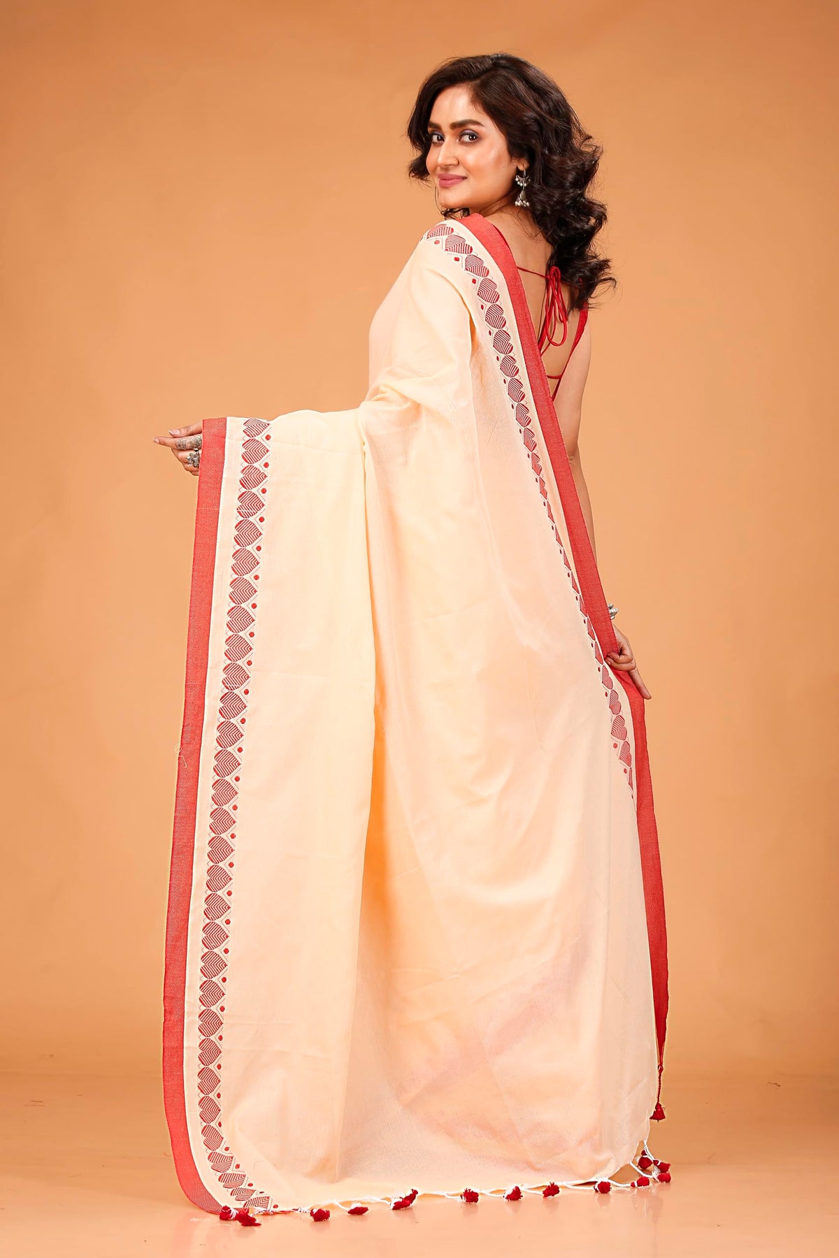 Vasthrlay Classic Traditional Saree with elegant handloom styling