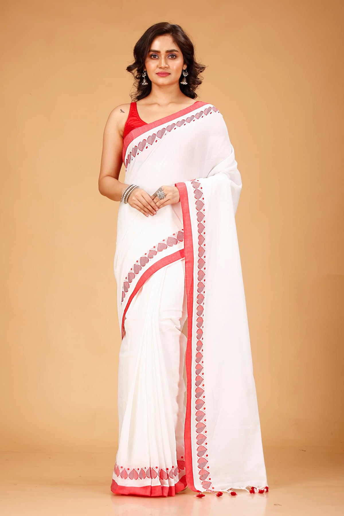 Vasthrlay Classic Traditional Saree for wedding and party wear styling