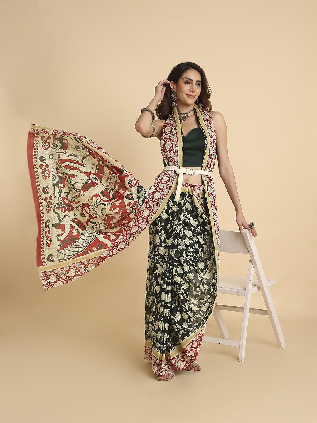 Vasthrlay Ethnic Classic Saree with decorative printed design