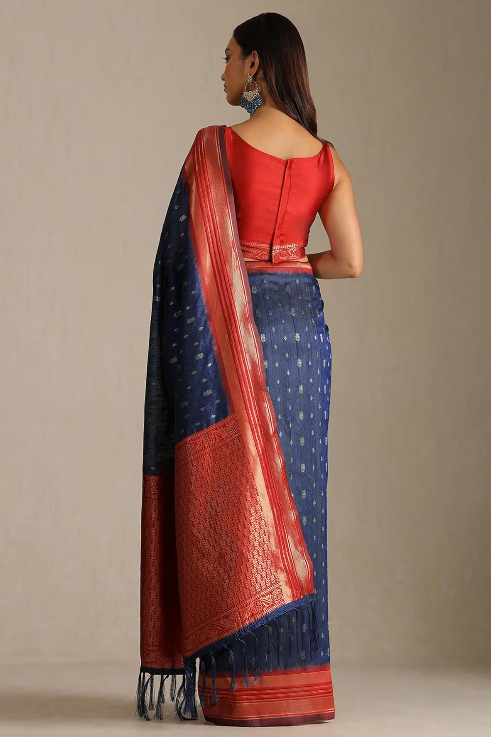 Vasthrlay Classic Traditional Saree for wedding and party wear styling