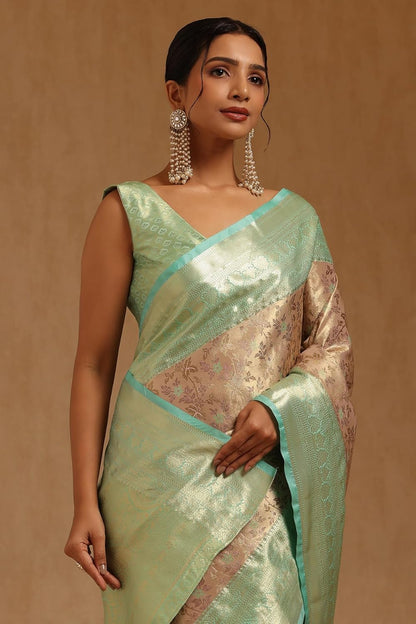 Vasthrlay Classic Floral Saree with elegant Ethnic styling