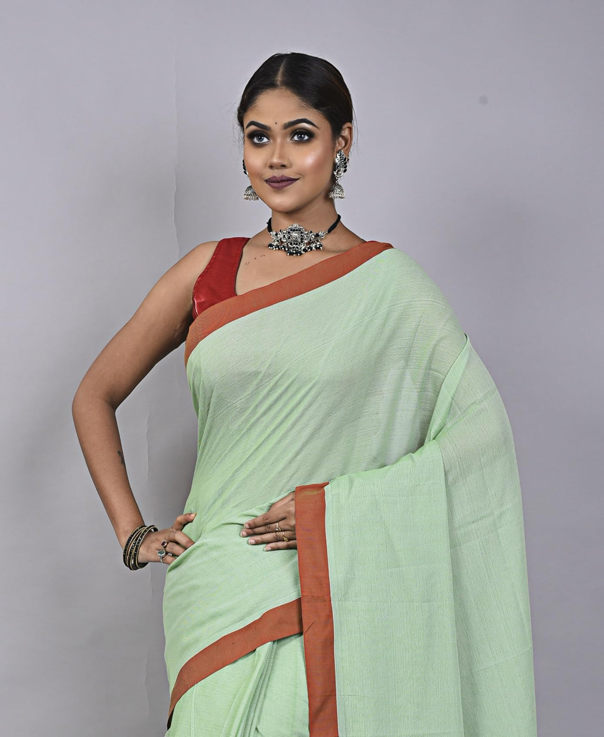 Vasthrlay Traditional Saree in Classic with refined handloom ethnic appeal