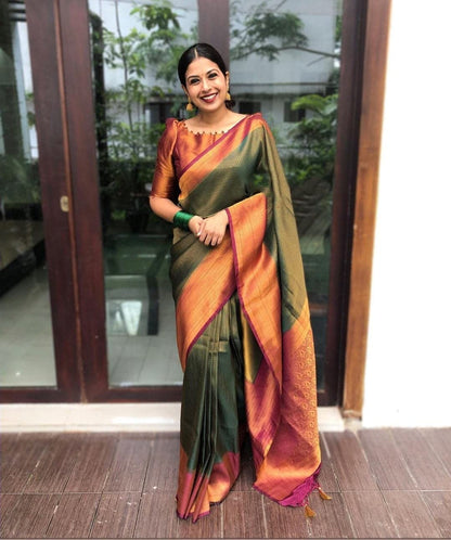 Vasthrlay Classic Traditional Saree with elegant Ethnic styling